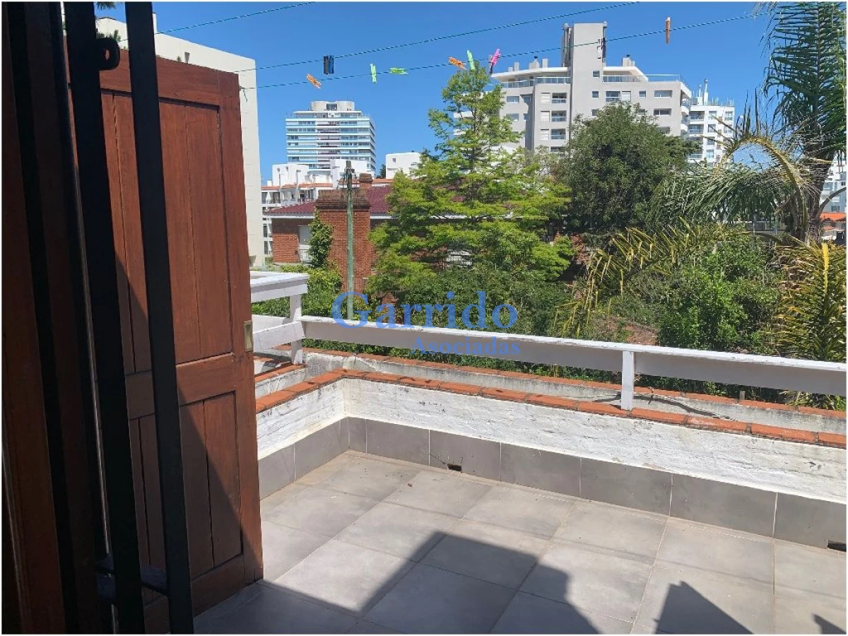 Casa ID.2000 - Alquilo Casa a 150 mtrs del mar de la brava