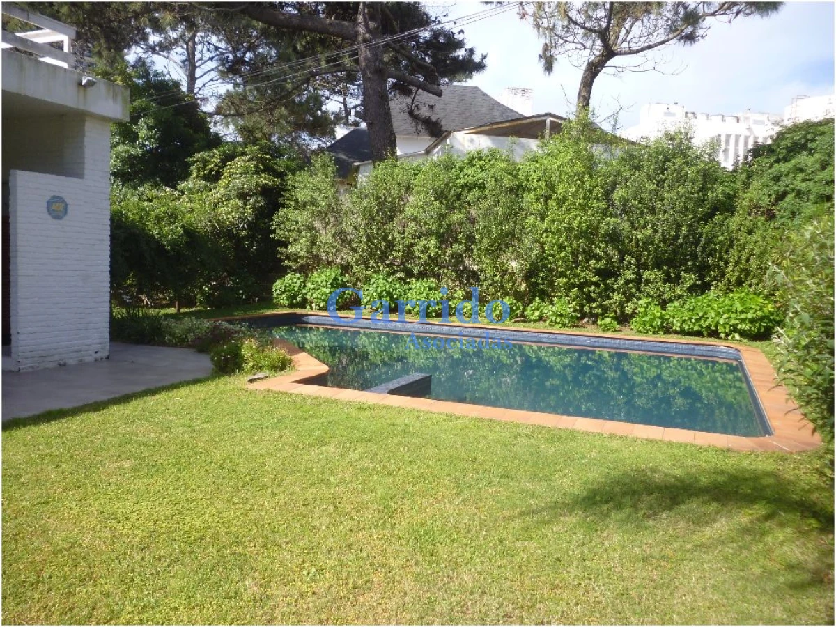 Casa ID.2000 - Alquilo Casa a 150 mtrs del mar de la brava