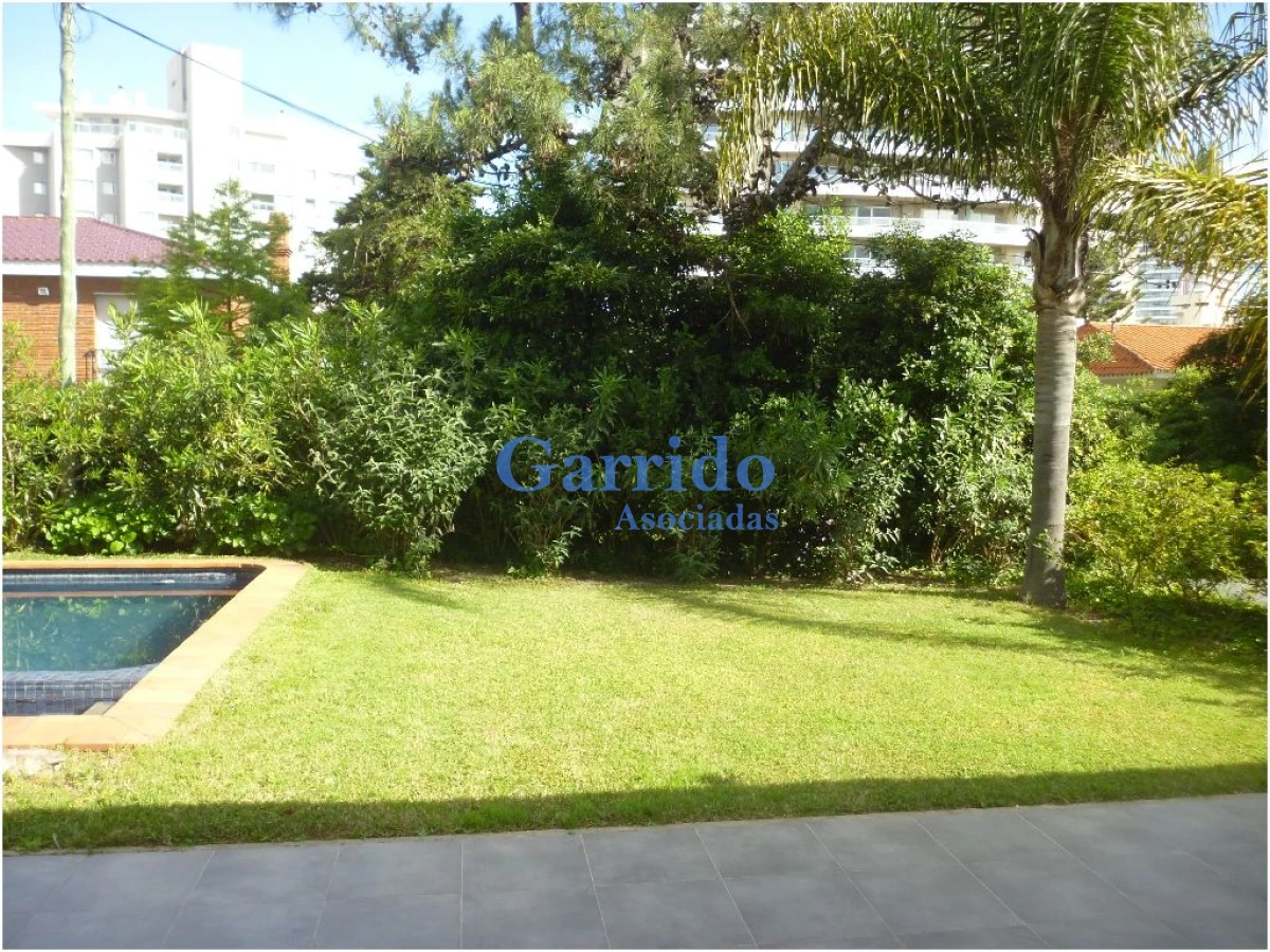 Casa ID.2000 - Alquilo Casa a 150 mtrs del mar de la brava