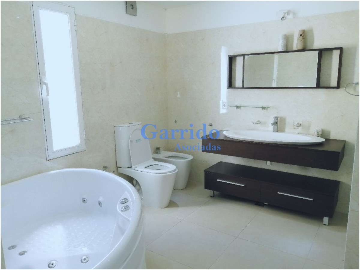 Casa ID.2116 - Casa en Punta del Este, Mansa