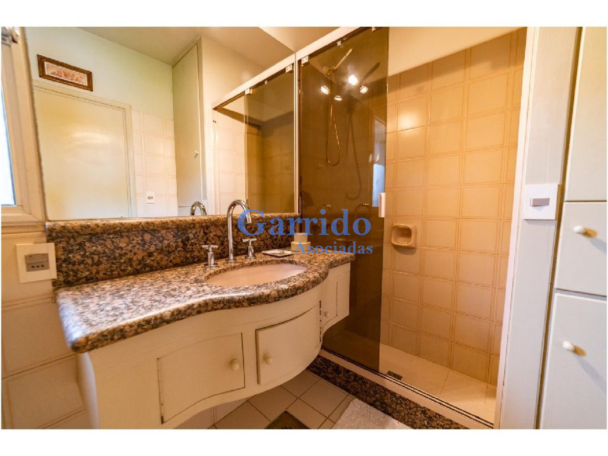 Casa ID.2124 - Casa en Punta del Este, Pinares