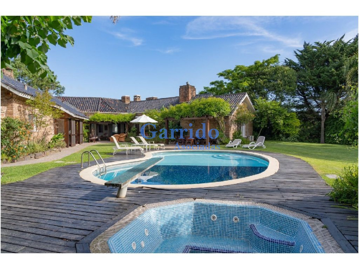 Casa ID.2124 - Casa en Punta del Este, Pinares