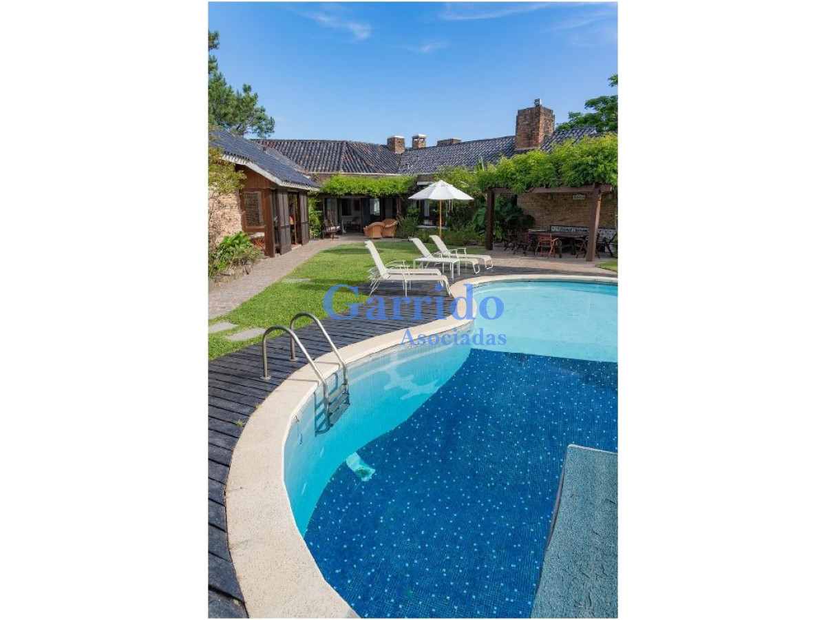 Casa ID.2124 - Casa en Punta del Este, Pinares