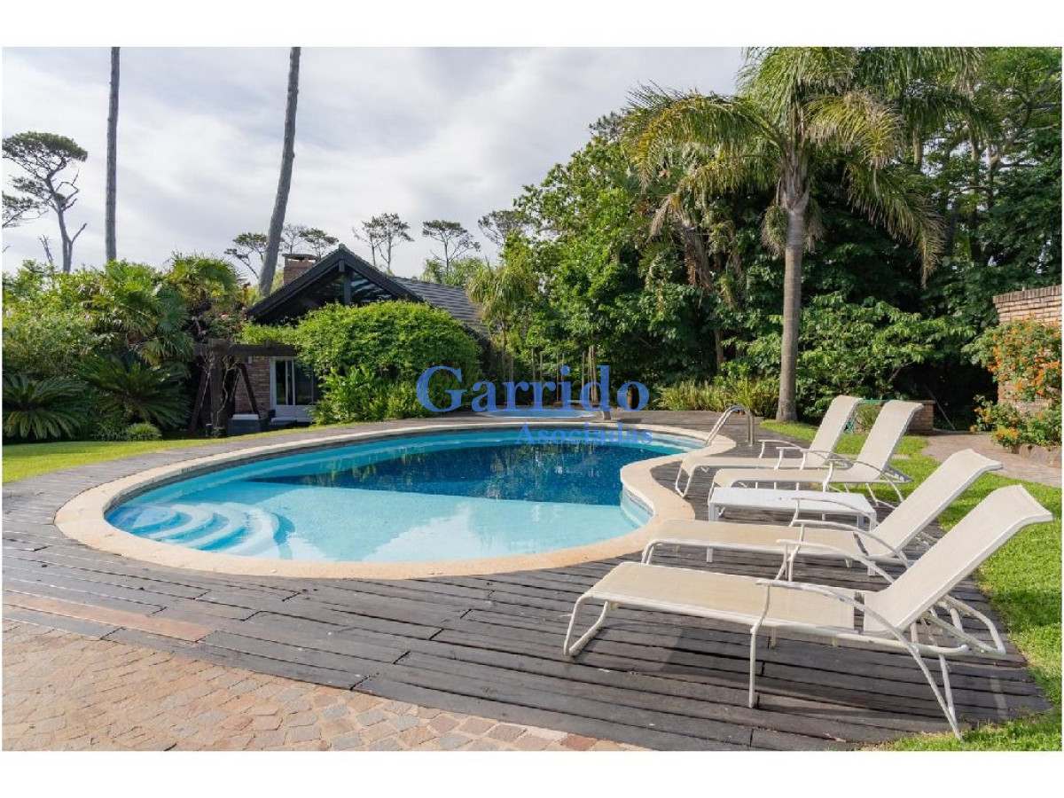 Casa ID.2124 - Casa en Punta del Este, Pinares