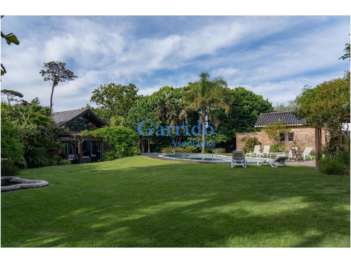 Casa ID.2124 - Casa en Punta del Este, Pinares