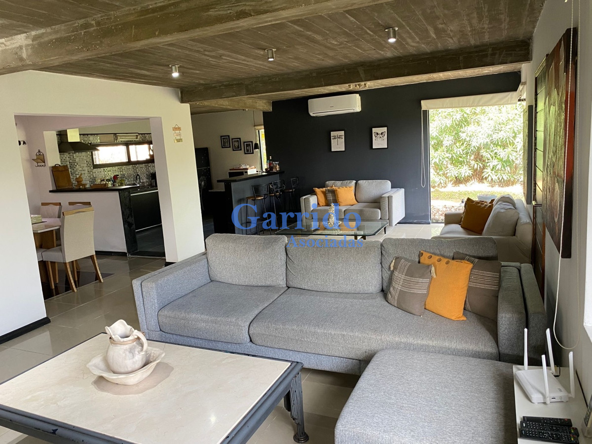 Casa ID.3537 - Casa a la Venta 