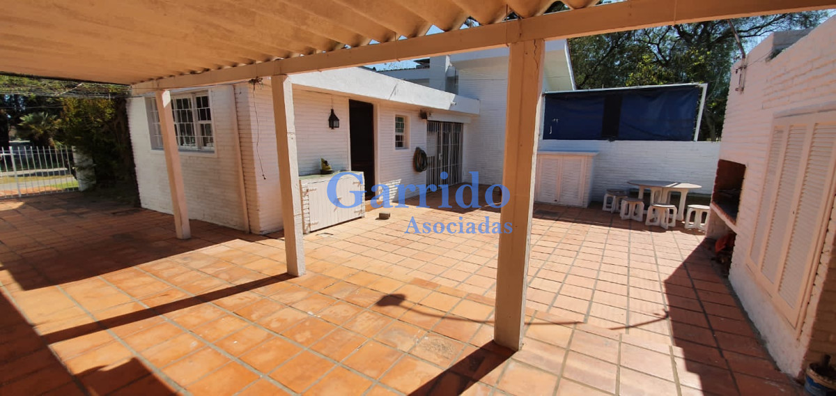 Casa ID.2142 - Vendo , 560 mtrs2.