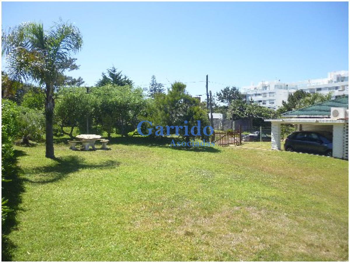 Casa ID.1784 - Vendo excelente chalet , a 50 mtrs del mar