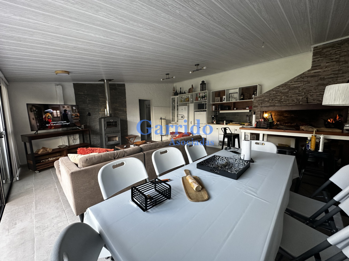 Casa ID.2059 - Muy linda casa a pasos de playa brava 