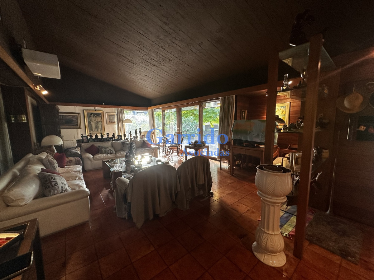 Casa ID.3519 - Chalet de categoria en Venta 