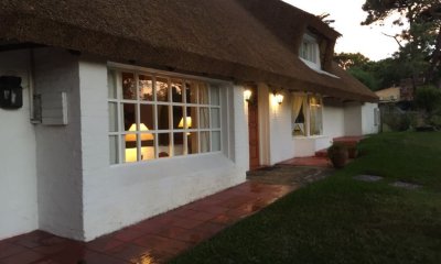 3  Dor 2 B, Jardin, Cochera Y Parrillero En Pinares Ref 591