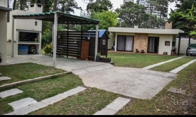 Vendo Casa A Pasos De Av Roosevelt , 2 Dorm 2 Baños,ref  697