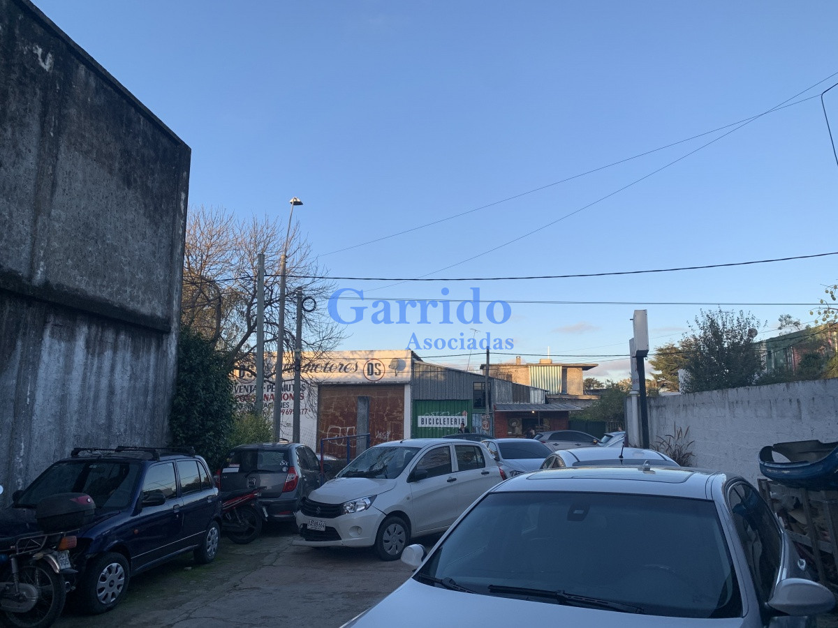 Local Comercial ID.3277 - Alquilo Galpon, con explanada Ref 0811