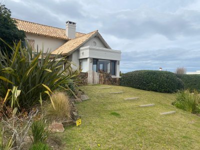 Casa en La Barra, Montoya