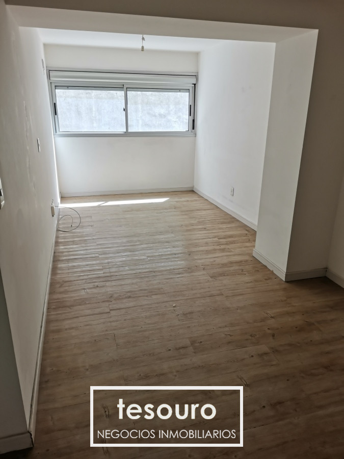 Apartamento ID.3668 -  Venta apartamento de 1 Dormitorio con Garaje en Cordón.