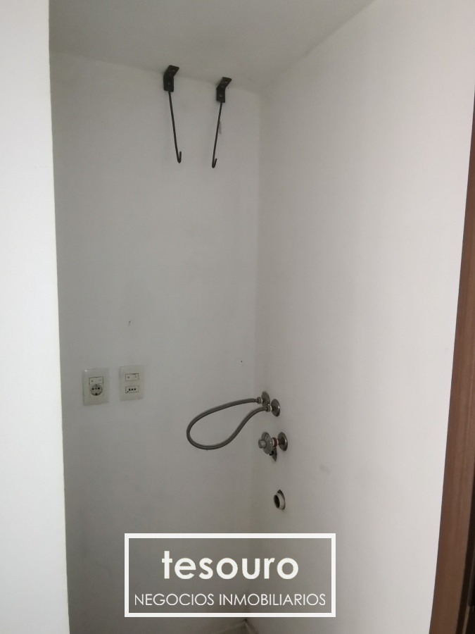 Apartamento ID.3668 -  Venta apartamento de 1 Dormitorio con Garaje en Cordón.