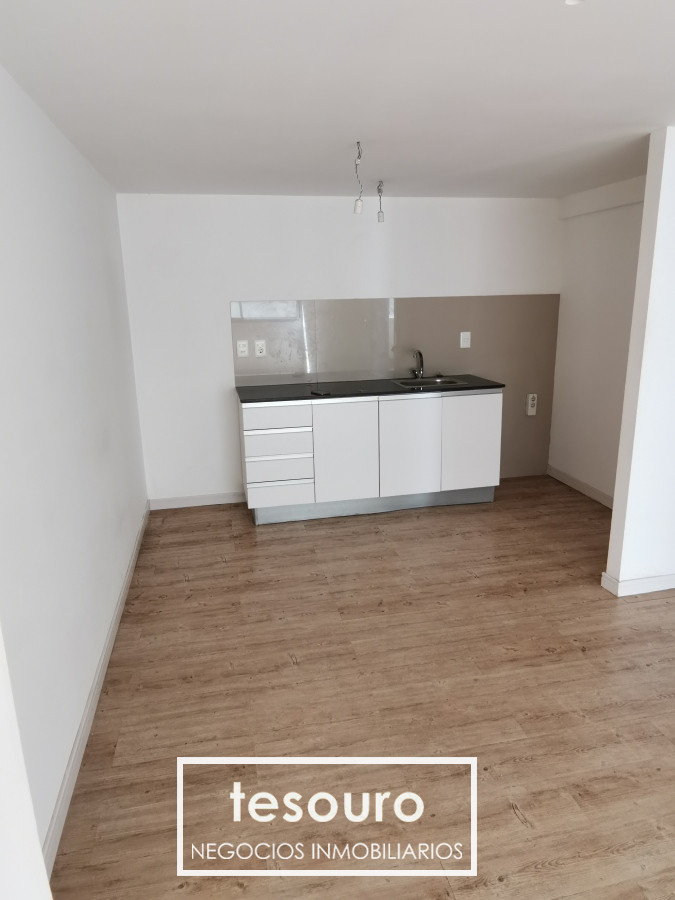Apartamento ID.3668 -  Venta apartamento de 1 Dormitorio con Garaje en Cordón.