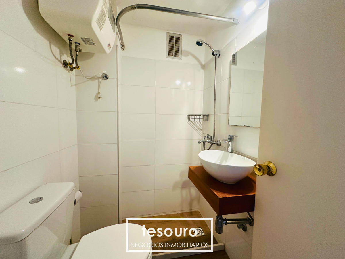 Apartamento ID.5436 - MONOAMBIENTE AL FRENTE EN POCITOS