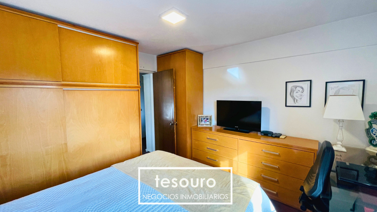 Apartamento ID.4833 - VENTA APARTAMENTO DE 3 DORMITORIOS EN PALERMO A PASOS DE LA RAMBLA