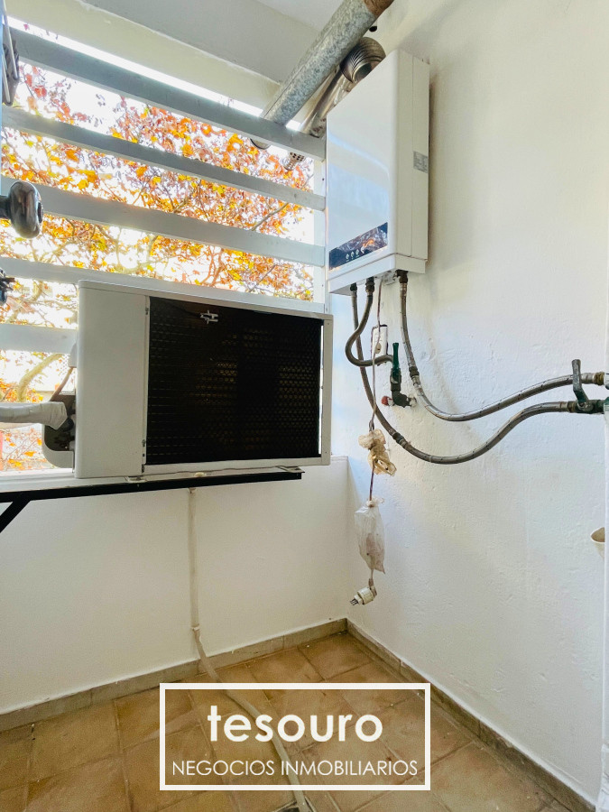 Apartamento ID.4858 - VENTA APARTAMENTO DE 1 DORMITORIO CON GARAGE EN POCITOS 