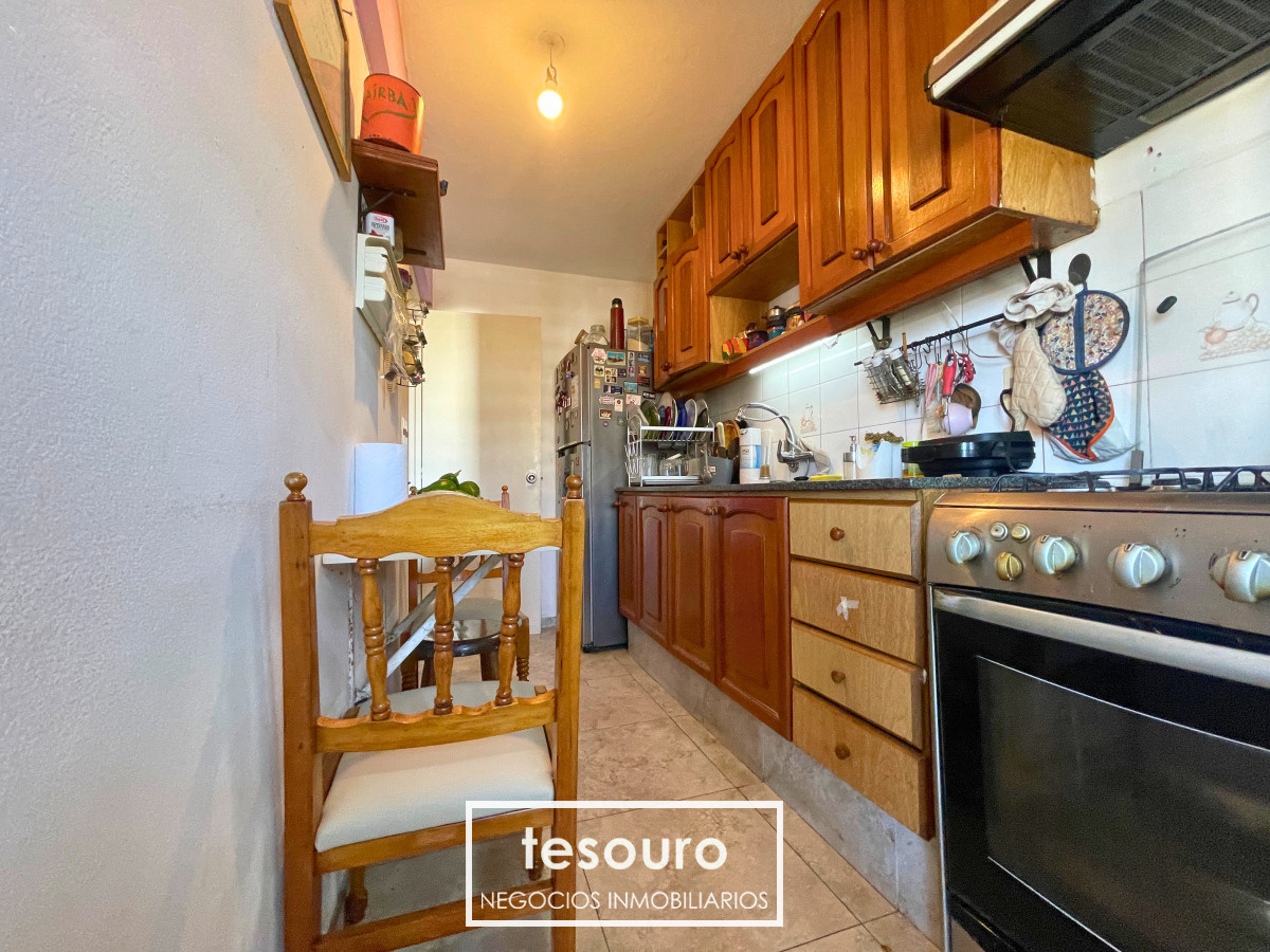 Apartamento ID.4666 - VENTA APARTAMENTO DE 2 DORMITORIOS EN CENTRO CON VISTA AL MAR