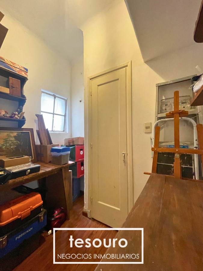 Apartamento ID.4617 - VENTA APARTAMENTO DE 2 DORMITORIOS Y SERVICIO EN CENTRO 