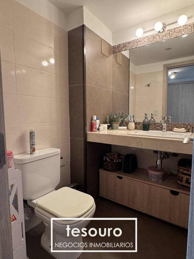 Apartamento ID.4702 - Venta de apartamento 2 dormitorios y gje en Pocitos.