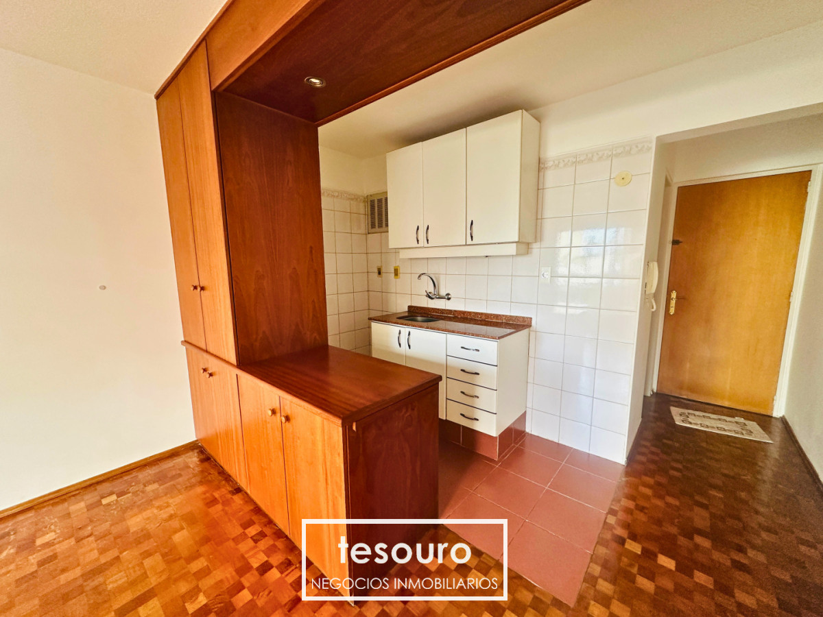 Apartamento ID.5436 - MONOAMBIENTE AL FRENTE EN POCITOS