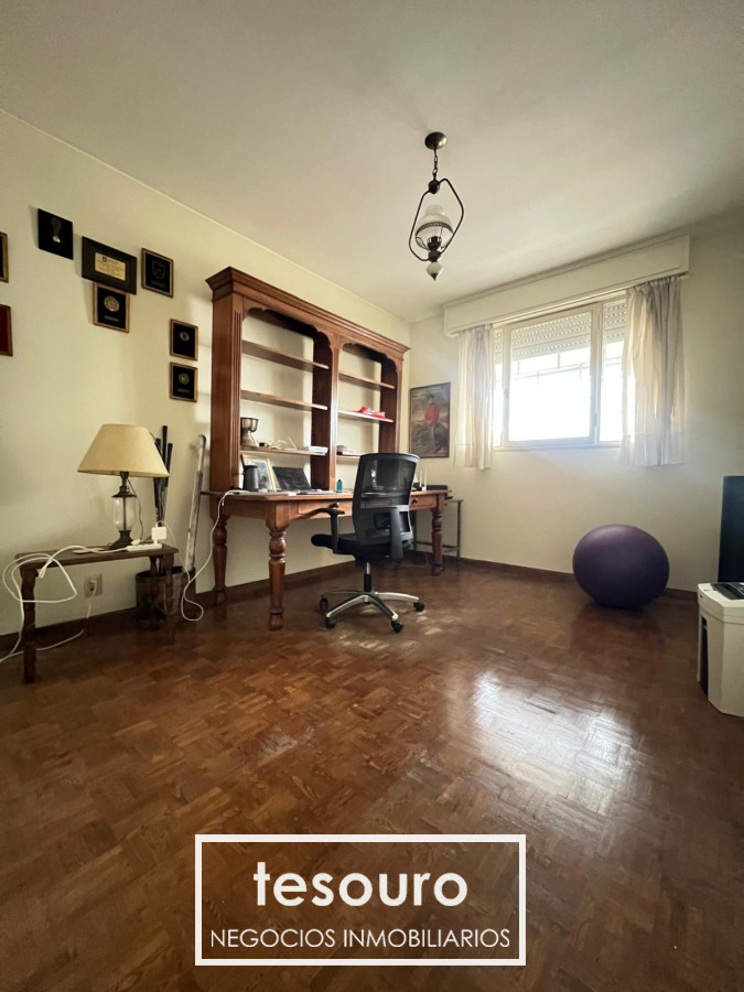 Apartamento ID.4250 - Alquiler Apartamento de 2 dormitorios y garaje en Pocitos