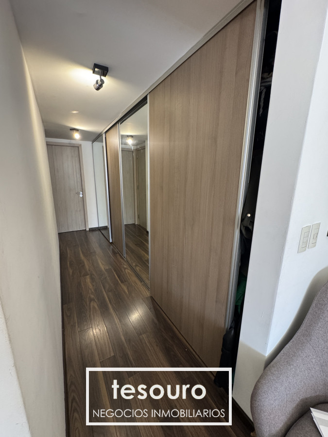 Apartamento ID.4702 - Venta de apartamento 2 dormitorios y gje en Pocitos.