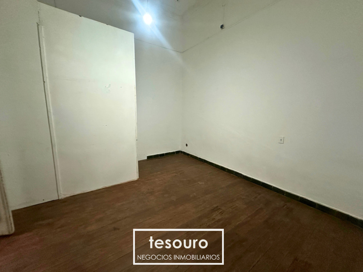 Apartamento ID.5476 - VENTA APARTAMENTO DE 4 DORMITORIOS EN CENTRO