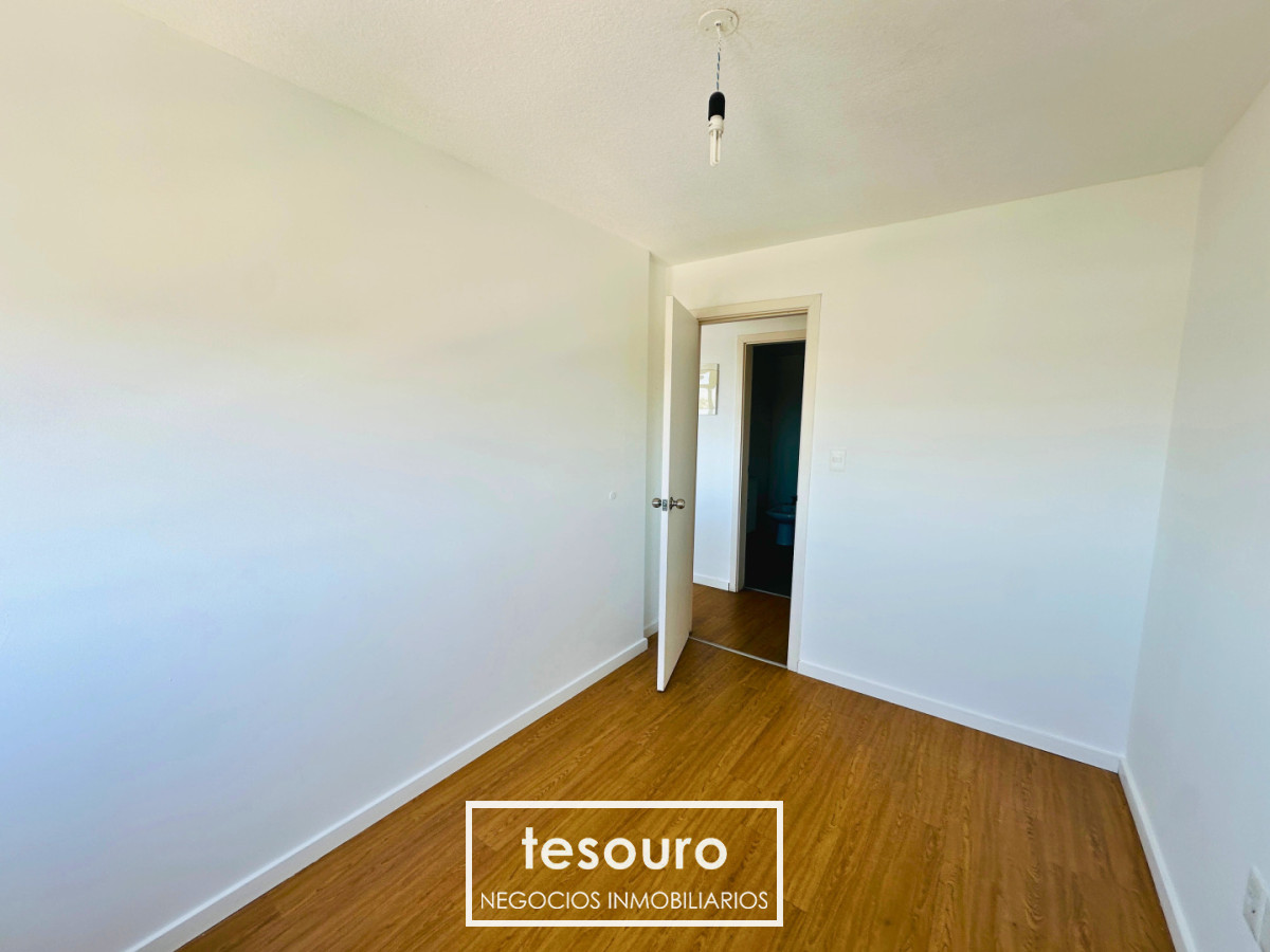 Apartamento ID.5363 - VENTA APARTAMENTO DE 2 DORMITORIOS CON COCHERA EN AV ITALIA Y FRANCISCO SIMÓN