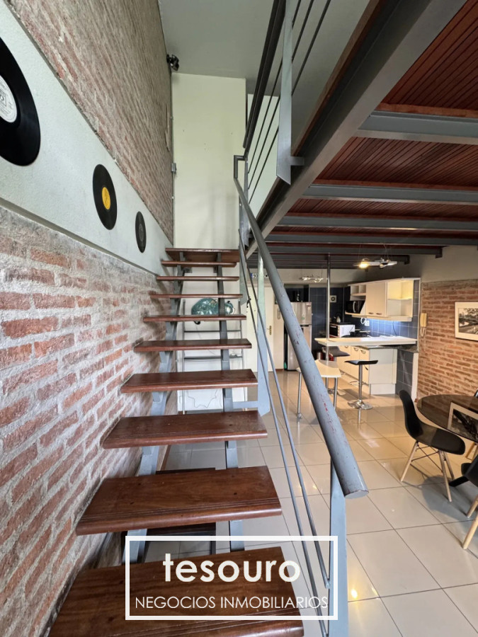 Apartamento ID.5434 - ALQUILER LOFT DÚPLEX DE 1 DORMITORIO EN PUNTA CARRETAS