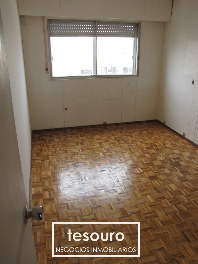 Apartamento ID.4648 - Alquiler Apartamento 3 dormitorios y servicio en Punta Carretas
