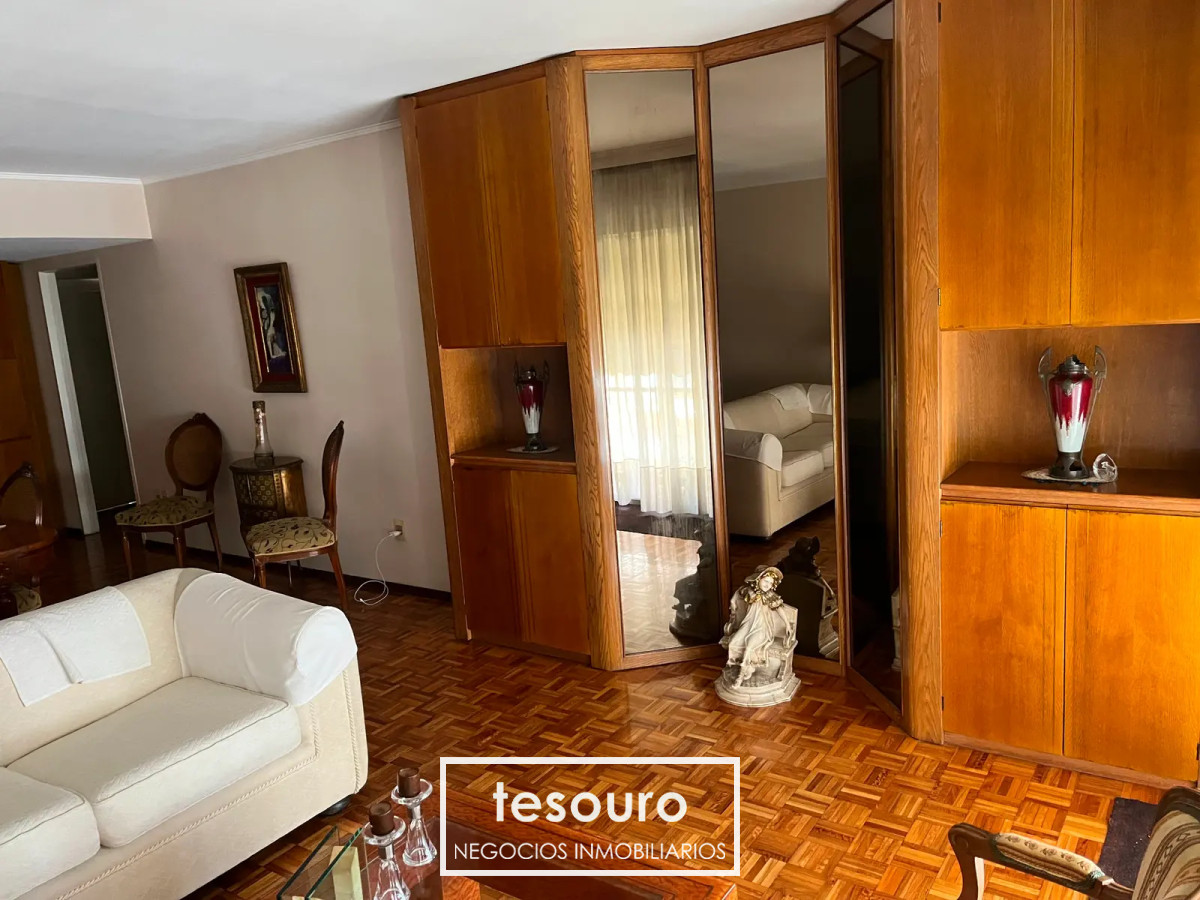 Apartamento ID.4653 - VENTA APARTAMENTO DE 3 DORMITORIOS EN POCITOS PRÓXIMO A LA RAMBLA