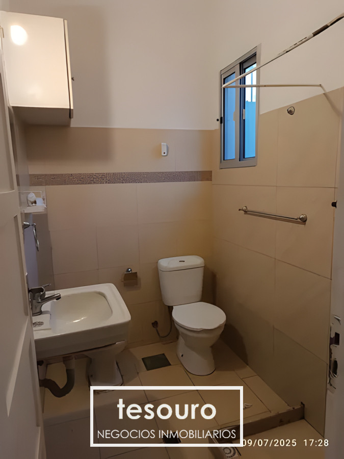 Apartamento ID.4884 - VENTA APARTAMENTO TIPO CASA DE 2 DORMITORIOS EN PARQUE BATLLE