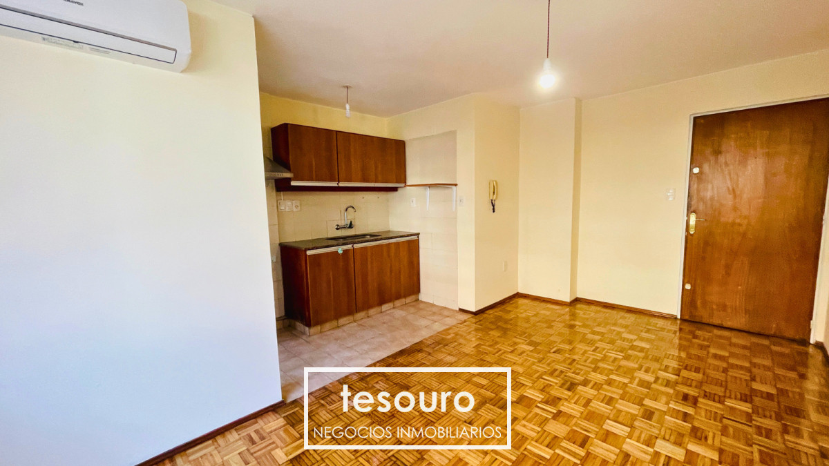 Apartamento ID.4858 - VENTA APARTAMENTO DE 1 DORMITORIO CON GARAGE EN POCITOS 