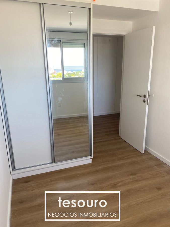 Apartamento ID.2892 - Alquiler Penthouse 2 Dormitorios y Garaje en Malvin