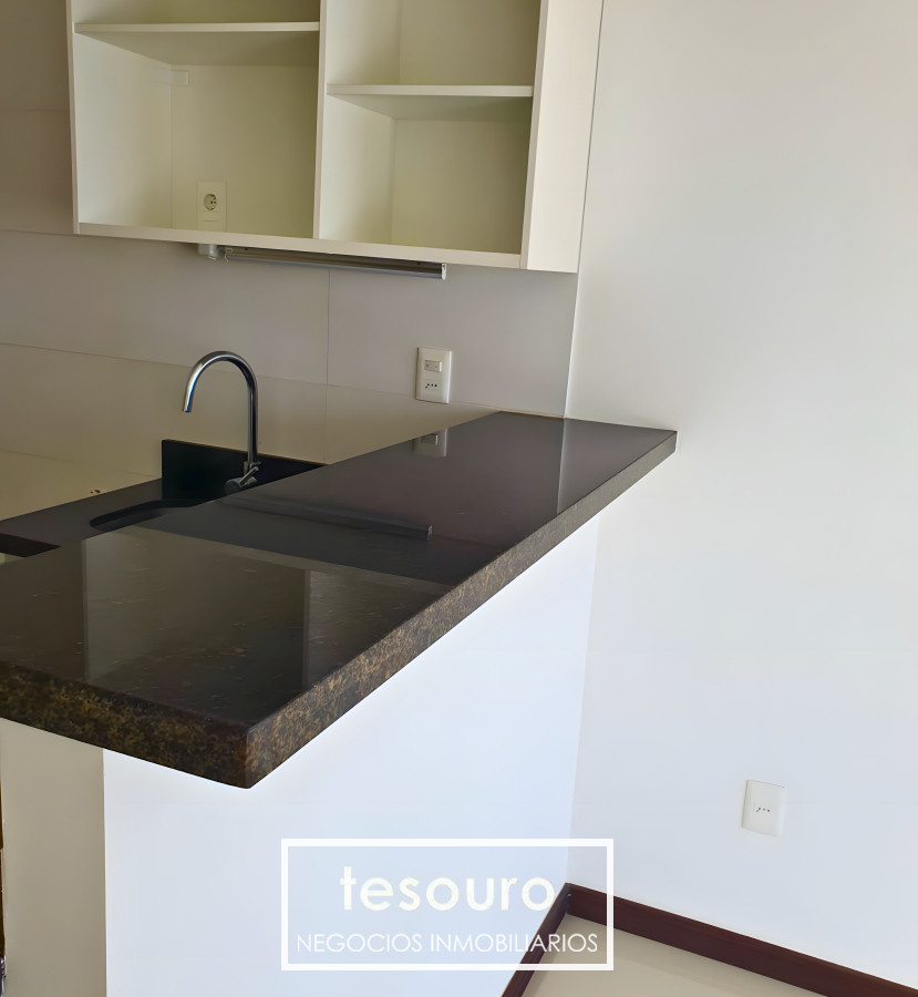 Apartamento ID.4855 - VENTA MONOAMBIENTE EN CORDÓN SOBRE AV. 18 DE JULIO