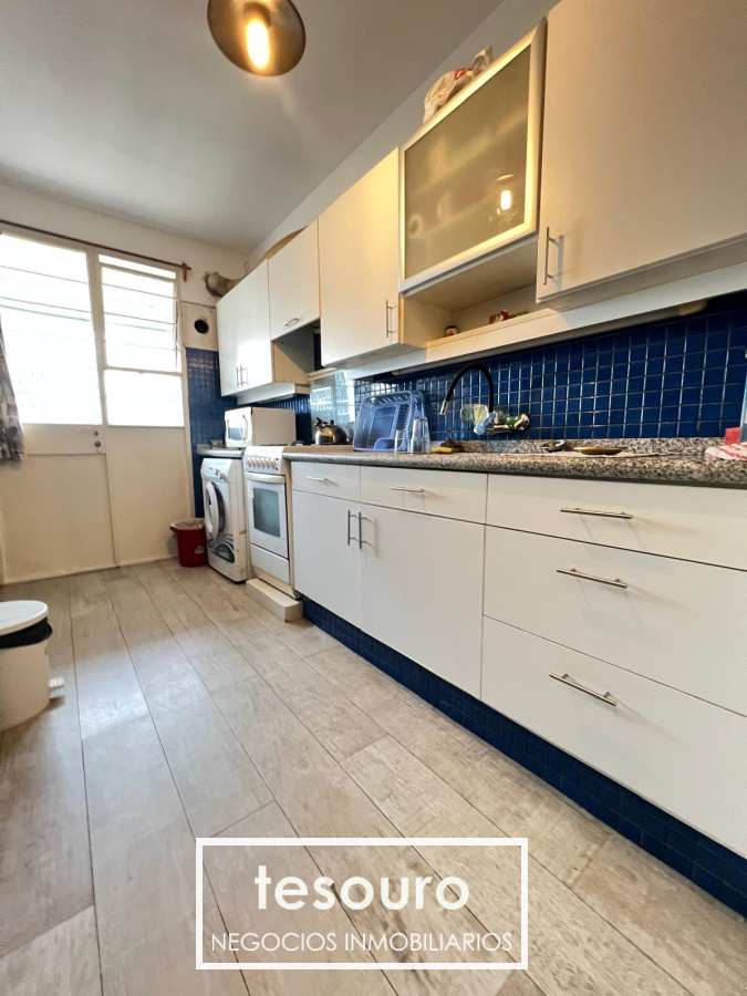 Apartamento ID.4250 - Alquiler Apartamento de 2 dormitorios y garaje en Pocitos
