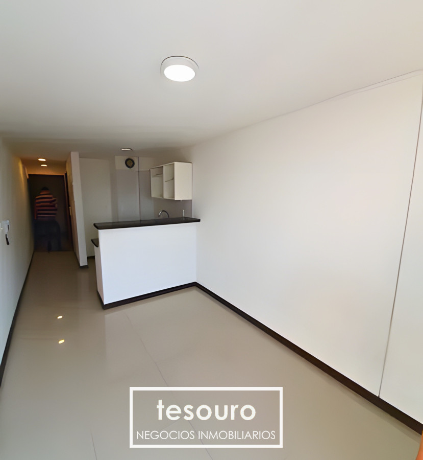 Apartamento ID.4855 - VENTA MONOAMBIENTE EN CORDÓN SOBRE AV. 18 DE JULIO