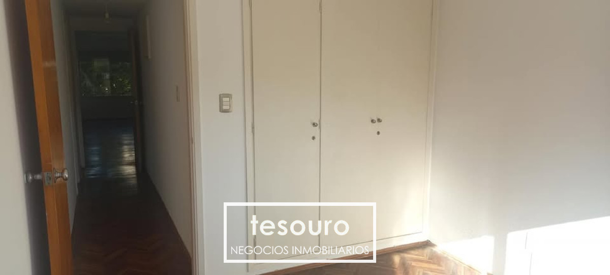 Apartamento ID.4572 - ALQUILER APARTAMENTO DE 2 DORMITORIOS EN POCITOS FRENTE A PLAZA JOSÉ ANTONIO CABRERA