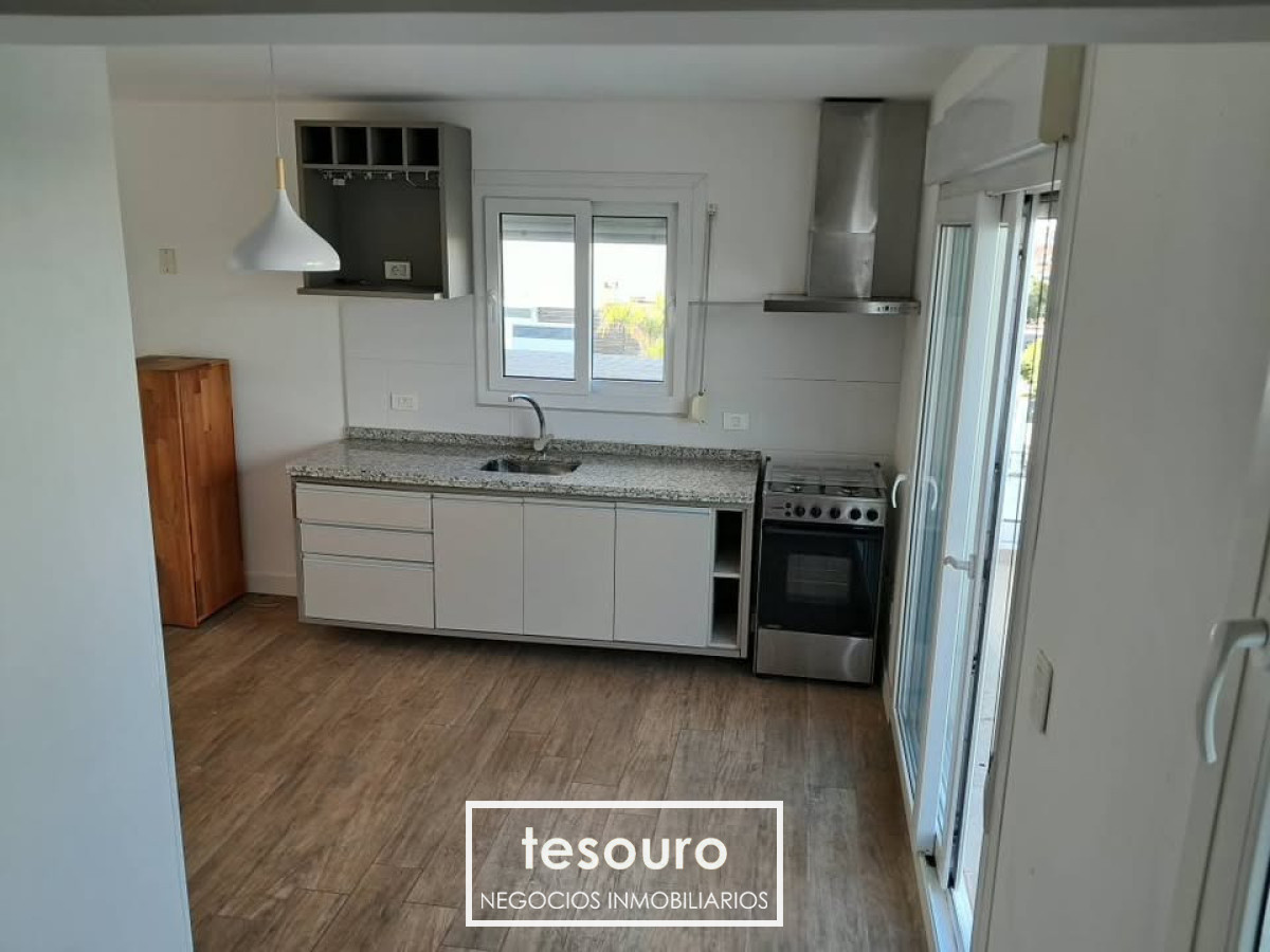Apartamento ID.5487 - ALQUILER MONOAMBIENTE CON GRAN TERRAZA EN PUNTA CARRETAS