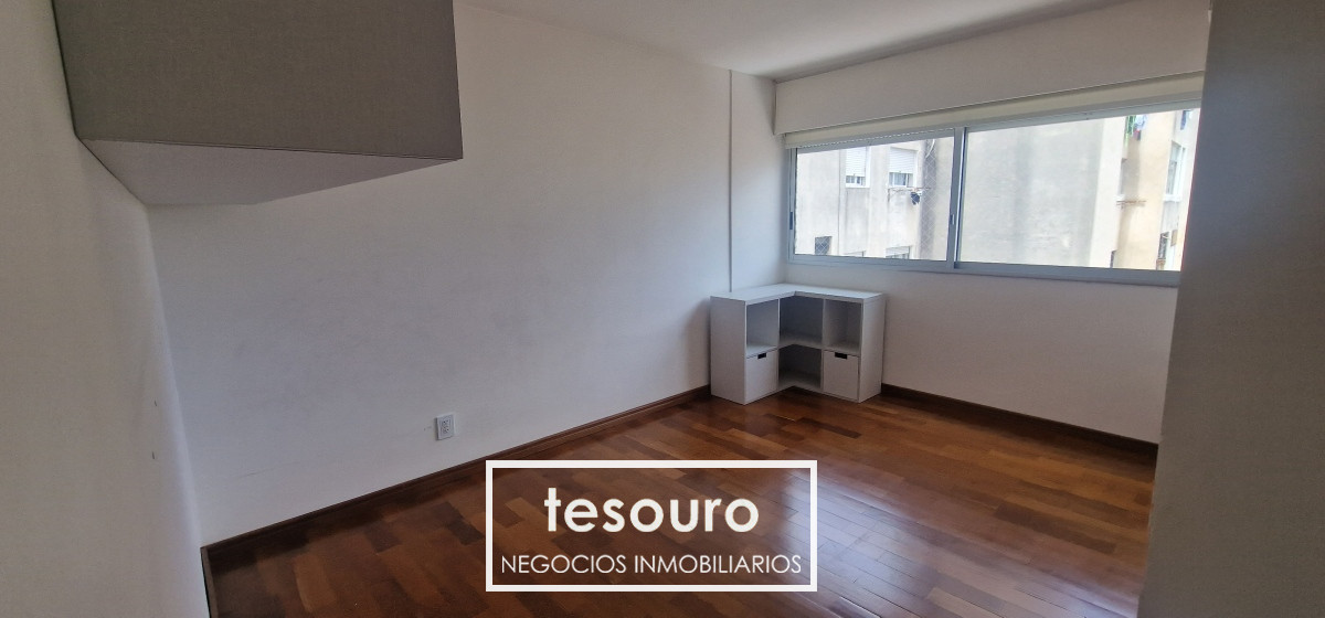 Apartamento ID.3893 - Alquiler Apartamento 3 Dormitorios y Servicio en Pocitos