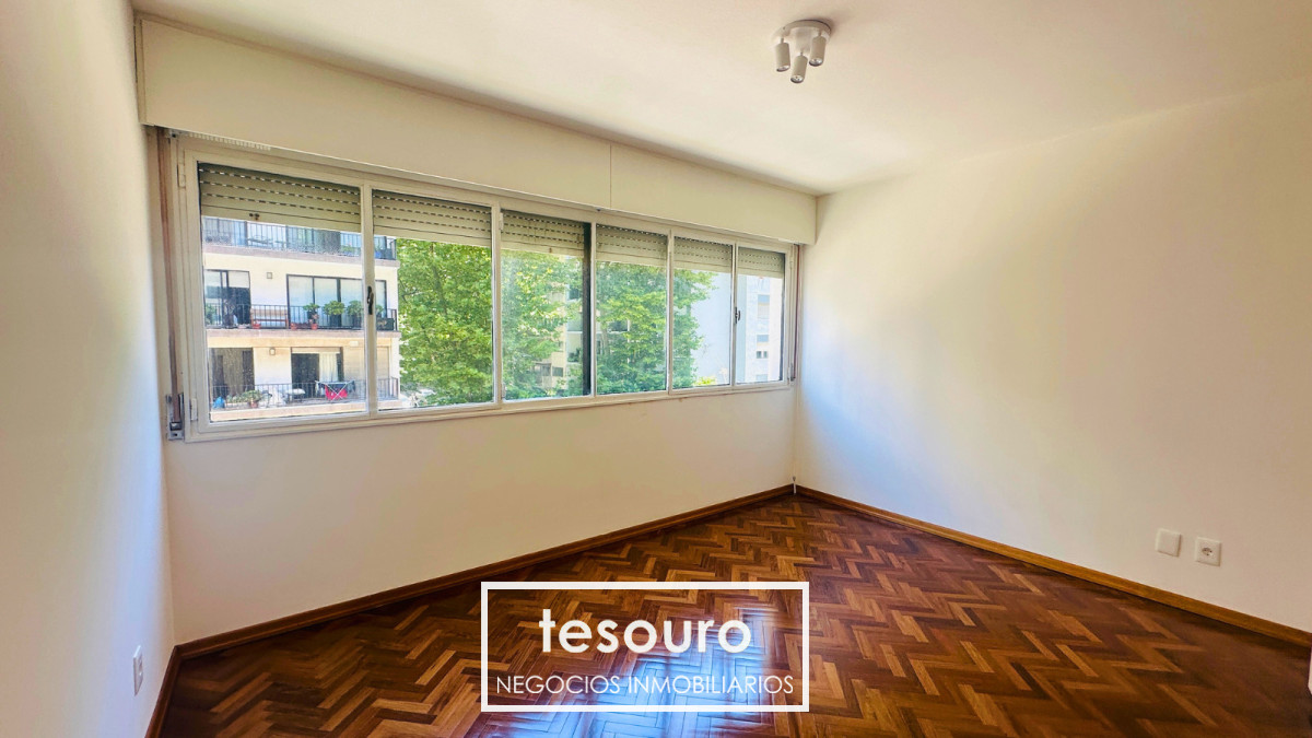Apartamento ID.5266 - VENTA APARTAMENTO DE 3 DORMITORIOS Y SERVICIO EN POCITOS