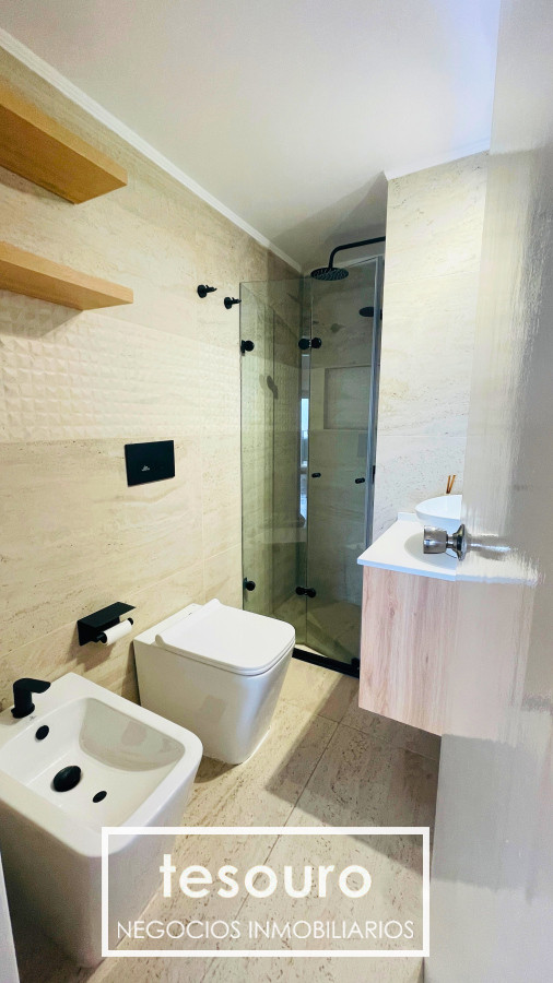 Apartamento ID.4954 - ALQUILER APARTAMENTO 4 DORMITORIOS EN RAMBLA PUNTA CARRETAS