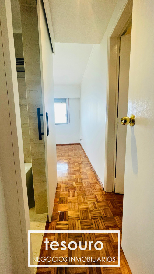 Apartamento ID.4954 - ALQUILER APARTAMENTO 4 DORMITORIOS EN RAMBLA PUNTA CARRETAS