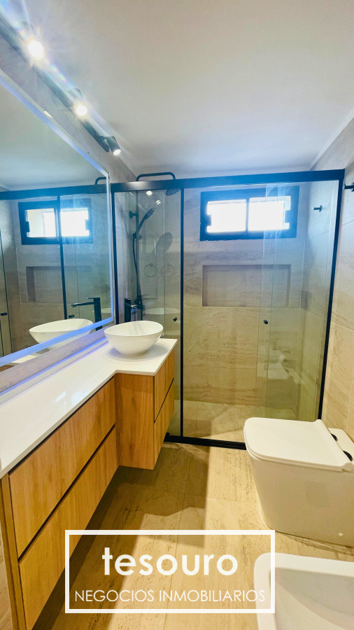 Apartamento ID.4954 - ALQUILER APARTAMENTO 4 DORMITORIOS EN RAMBLA PUNTA CARRETAS