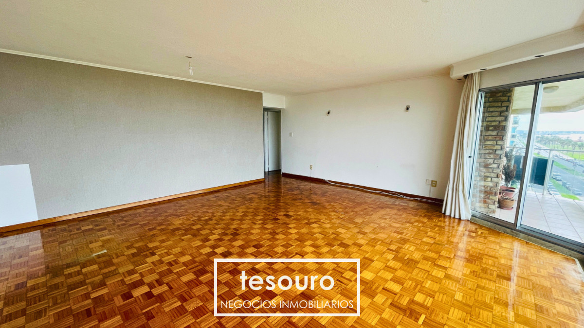 Apartamento ID.4954 - ALQUILER APARTAMENTO 4 DORMITORIOS EN RAMBLA PUNTA CARRETAS