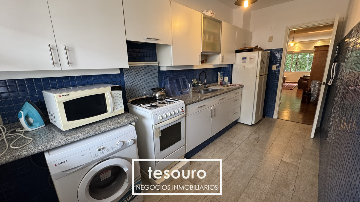 Apartamento ID.4250 - Alquiler Apartamento de 2 dormitorios y garaje en Pocitos
